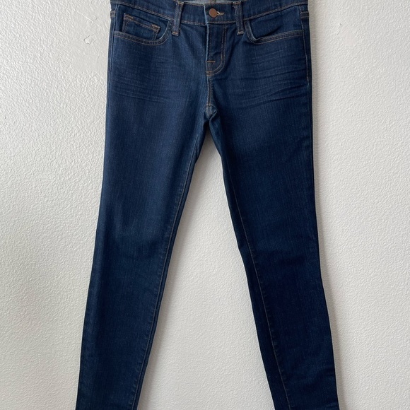 J Brand Women's Daphne Skinny Leg Jeans Size 26 Dark Wash Indigo Classic Zip Fly - Picture 2 of 10